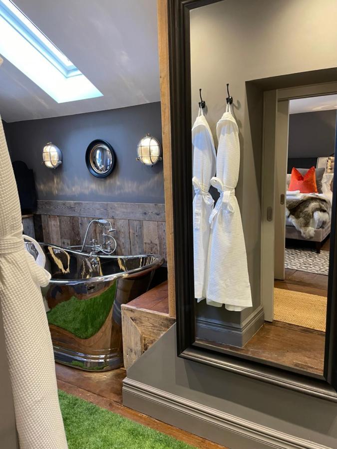 The Cocktail Lounge At Cheshire Boutique Bathhouse Apartment Nantwich Exterior photo